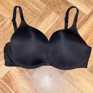 Victoria's Secret padded push up bra- black